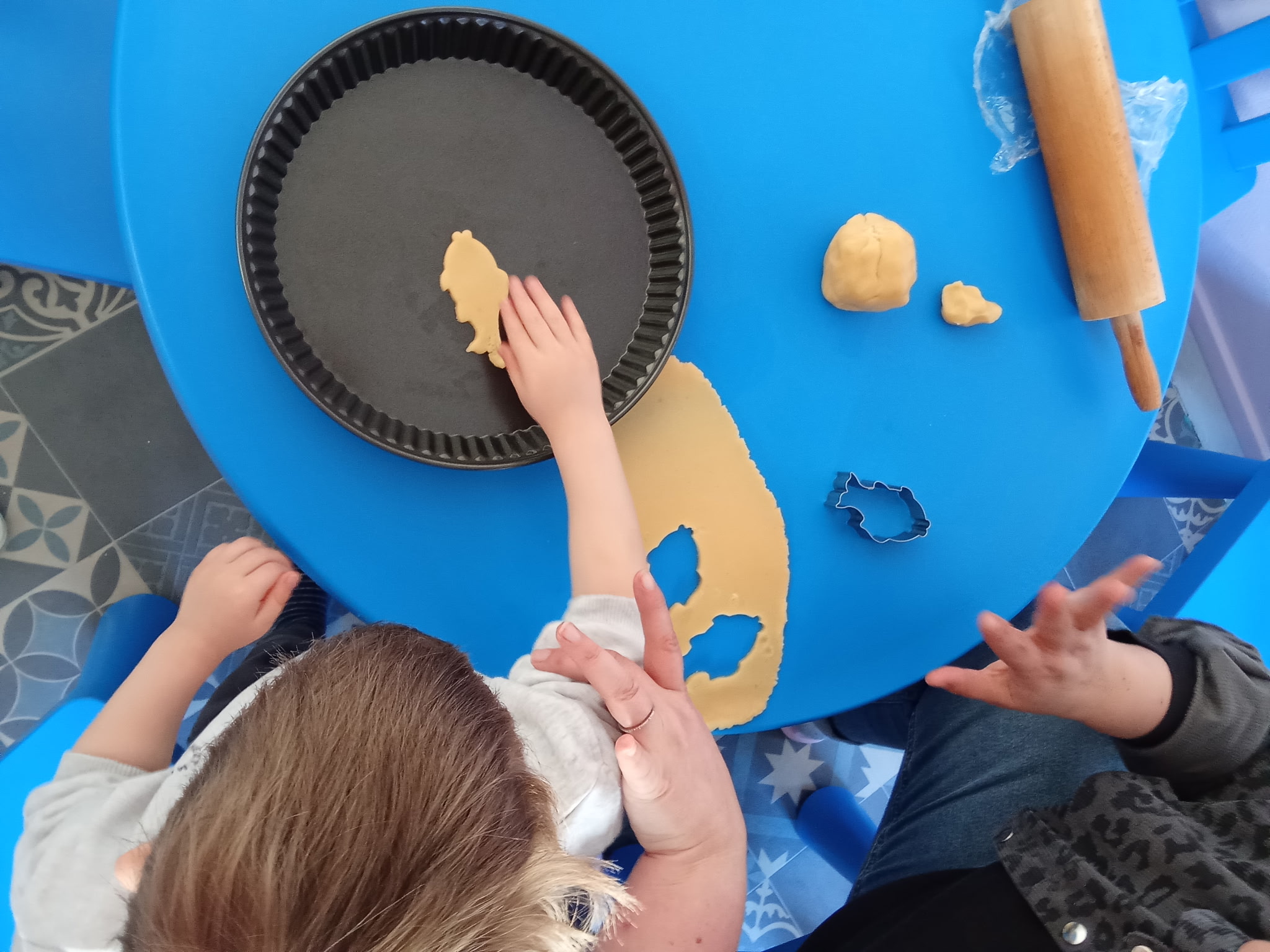 L’équipe Atelier créatif accompagné à la micro-crèche